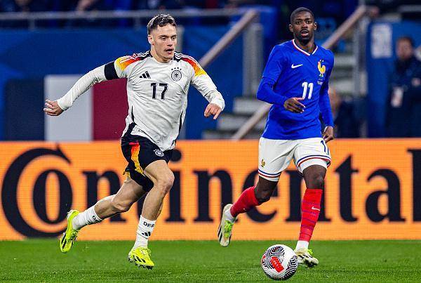 欧国联比赛中球队半场五次换人,教练大胆尝试 欧国联比赛中球队半场五次换人,教练大胆尝试