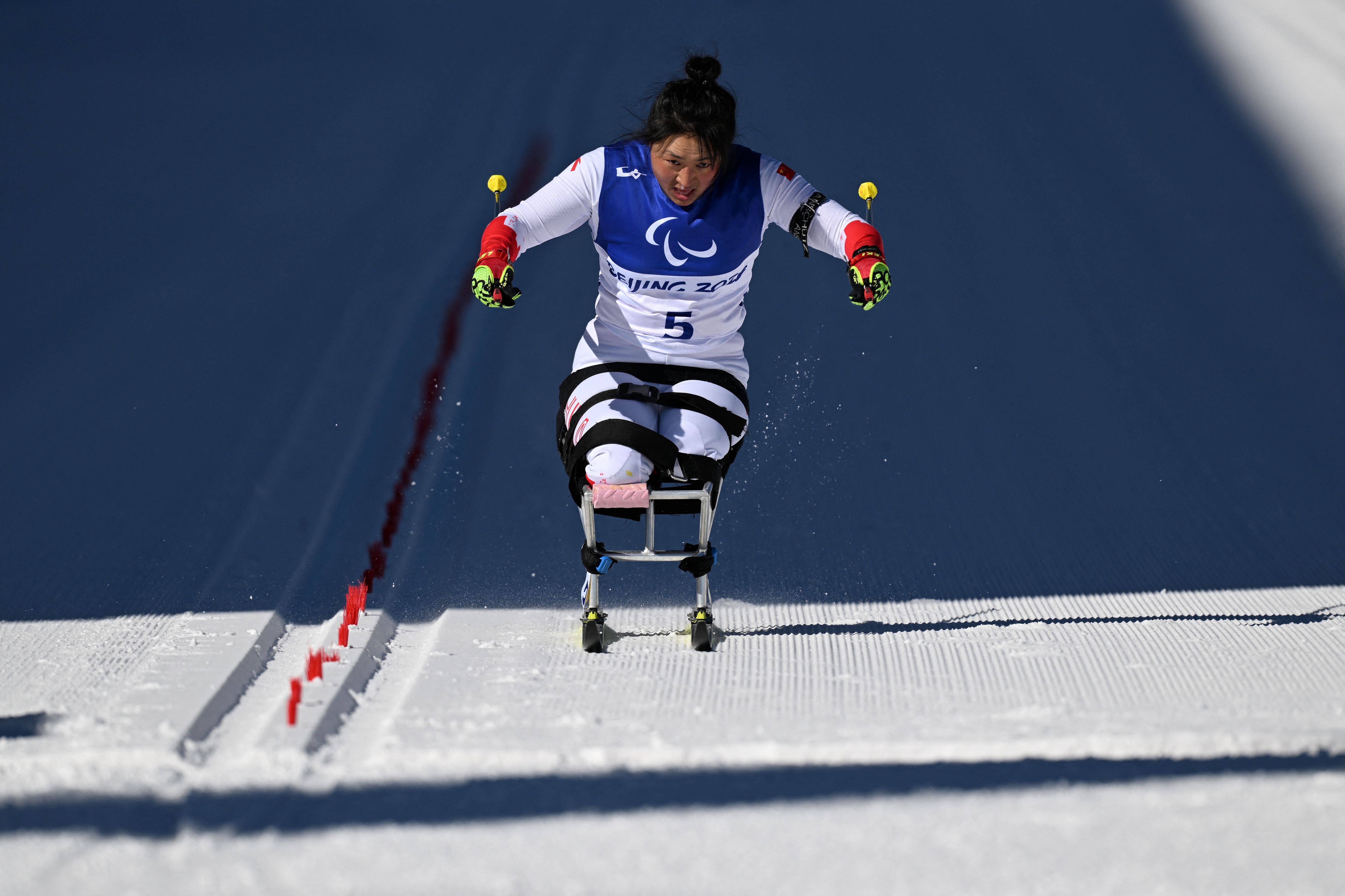 卡塔尔选手斩获射箭女子团体银牌