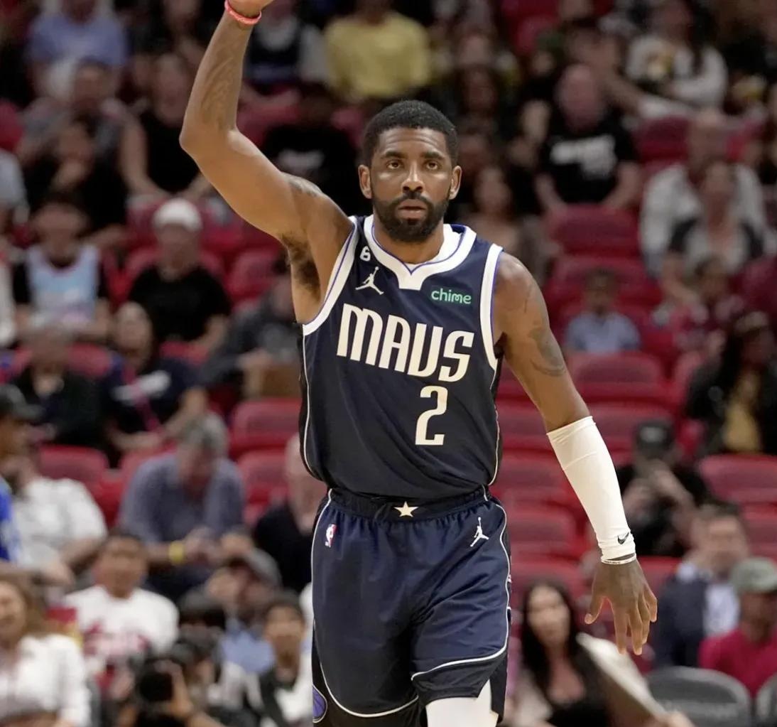 leyu乐鱼体育中国-欧文暴扣带头冲，篮网力克火箭