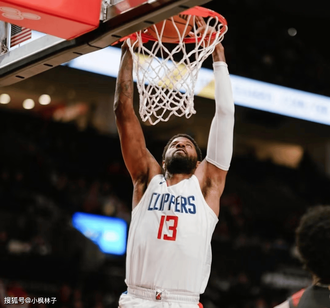 乐鱼在线娱乐-快船客场惨败开拓者，遭遇两连败！