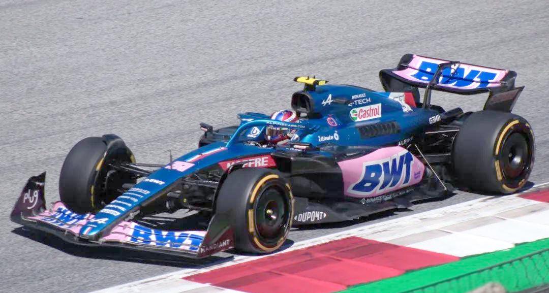 雷诺车队完胜红牛车队，佩雷兹带队取胜的简单介绍